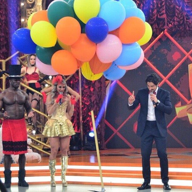 Quando vai falar sobre o Legendários, Marcos Mion assume uma
postura paternal e apaixonada, um pouco diferente da imagem que conquistou a
molecada desde os tempos de MTV e, há cerca de cinco anos, nas noites de sábado
na Record

Entrevista: Bruna Cristina Ferreira, do R7
