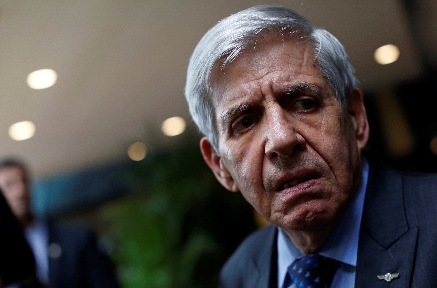 General Heleno compara posse de arma à posse de carro