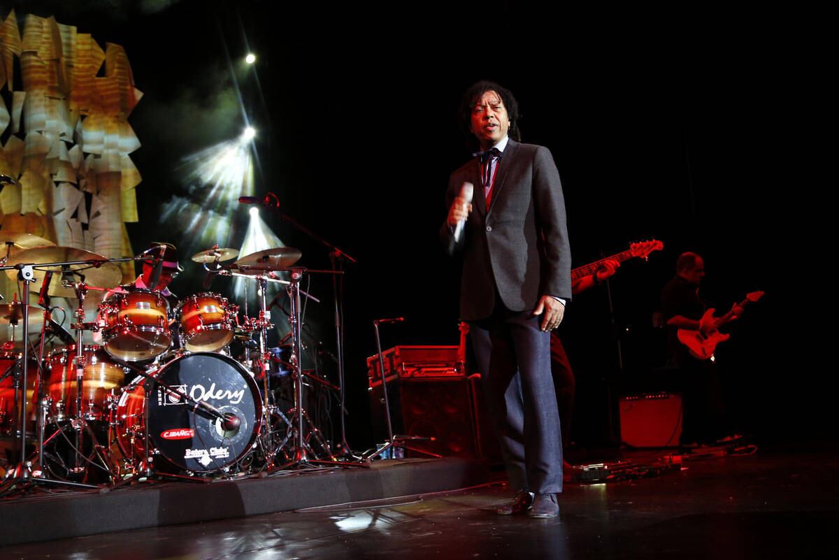 Djavan apresenta "Rua dos Amores", no Rio e Janeiro