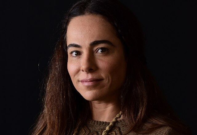 Mais velha, Naamá continua
bonita, torna-se uma boa esposa, amorosa e maternal. Assim como o marido, gosta
da vida simples, da terra, dos animais e da natureza. Embora tenha se adaptado
bem à vida no campo, continua tendo uma personalidade forte


