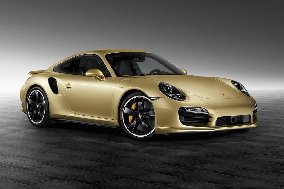 Custando mais de R$ 1 milhão, dependendo da versão, o Porsche 911 Turbo é, por si só, um carro exclusivo. Mas sempre há alguém interessado em algo ainda mais restrito. Para esse tipo de cliente, as marcas fazem modelos únicos, feitos de acordo com o gosto do milionário — que, neste caso, é fã da cor dourada.

CONFIRA AQUI mais detalhes dessa máquina exclusiva nas próximas fotos

Saiba tudo sobre carros! Acesse R7.com/carros