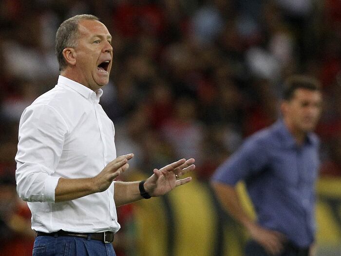 Mano Menezes não é mais o técnico do Flamengo
