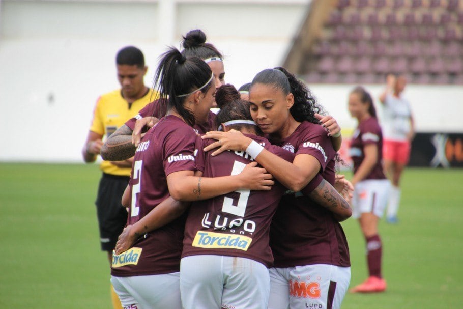 O Campeonato Brasileiro feminino, tanto da série A1 quanto da A2, também pararam. Os jogos entre Inter x Flamengo, Santos x Audax e Corinthians x Ferroviária que aconteceriam nesta segunda já foram suspensos