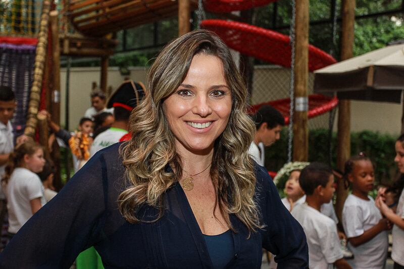 Carolo Celico promove festa natalina com a presença do filho mais velho, Luca