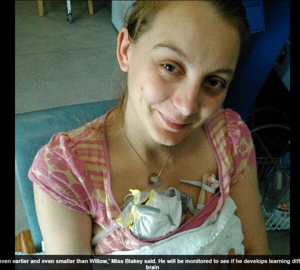 Zach agora tem está com sete meses e não aparenta
nenhum problema de desenvolvimento. Emma afirma não terá mais filhs.  
— Ao ver os dois
brincarem, após todos os problemas de gravidez que já tive, dois é um ótimo
número