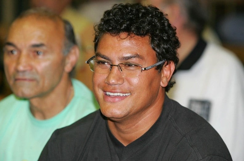 A
reestreia será na categoria 69 kg, mas depois o pugilista pretende lutar nos 66
kg