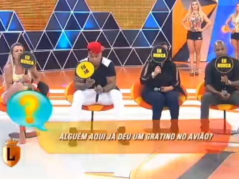 A última pergunta foi polêmica: "Quem aqui já fez sexo no avião?", disse Mion. Léo Santana foi o único que respondeu que sim, envergonhado e dando muita risada 
+ Léo Santana, Juju, Fabíola Gadelha, Mion e Léiz encaram o É Proibido Mentir

+ Kelly Key se derrete pela filha: “Ela é uma versão melhorada de mim”

+ Legendários também está no Facebook. Curta!  

+ Siga a atração de Marcos Mion no Twitter! 
