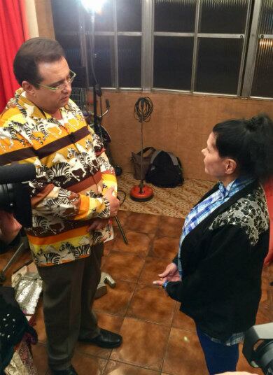 Em sua casa, um apartamento humilde na baixada do Glicério (SP), Zulú mostrou os lendários maiôs originais da época do programa. Lá, ela ainda guarda discos autografados por Genival Lacerda — o qual está na capa —, Chitãozinho e Xororó e ainda o biquíni de Gretchen