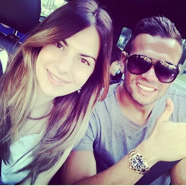 O zagueiro Leandro Castán, da Roma, também fez aquela moral com a esposa nas redes sociais