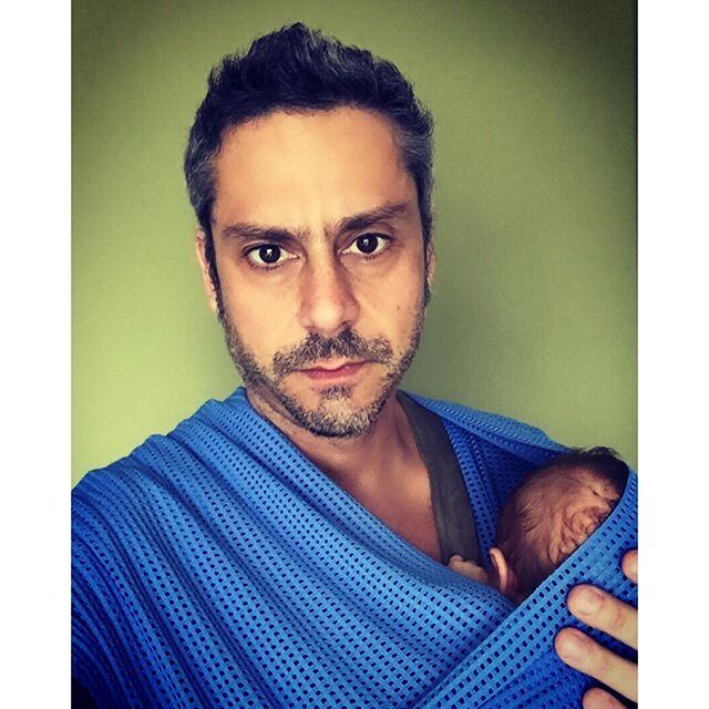 O ator foi elogiado por seguidores ao mostrar uma foto de seu domingo.

— Não basta ter título de pai, tem que ajudar a cuidar!!! Parabéns, Nero. Que Deus continue iluminando seus passos e de sua mais nova família! Te adorooo
