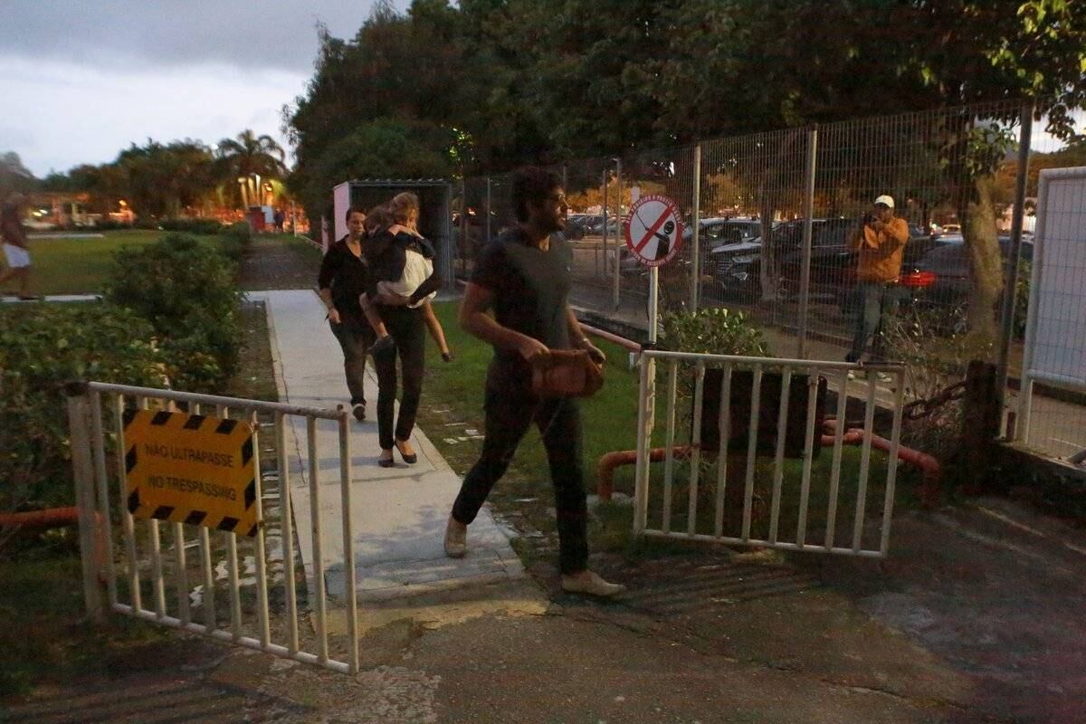 Quatro dias atrás, a atriz foi clicada em um restaurante do Rio em clima de romance com o empresário