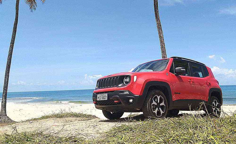Durante nossa avaliação, levamos o Renegade para trechos urbanos também, mas principalmente rodoviários e apesar do modelo não ser 4x4, fizemos alguns percursos off-road.
