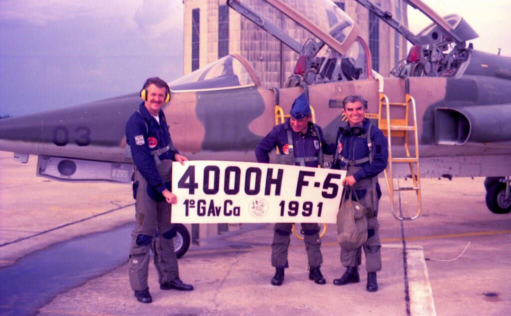 Em 1991, o 1º GAVCA atinge a marca de 4.000 horas de voo com aeronaves F-5