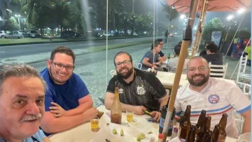 Médicos foram mortos a tiros em quiosque na Barra