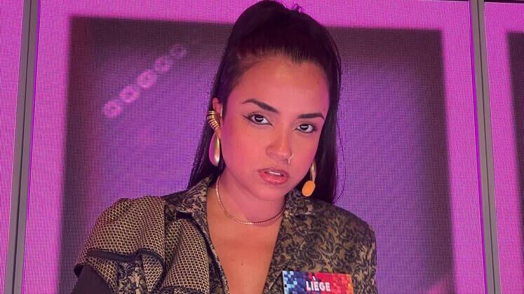 A cantora Liège é natural de Belém (PA) e tem raízes indígenas em sua família