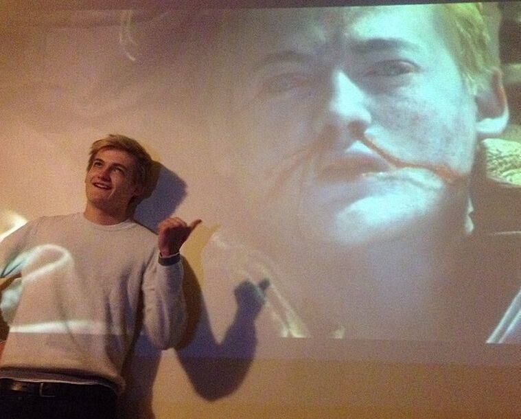 Na festa, Jack serviu até biscoitinhos de sangue do rei