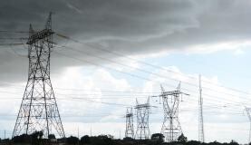 A Eletrobras é a maior empresa de transmissão de energia, com quase metade das linhas de transmissão do país
