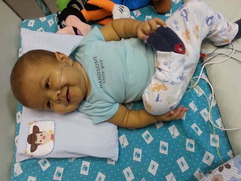 A família do baiano Pedro Gomes Oliveira, carinhosamente chamado de Pedrinho, comunicou a morte do garoto pelas redes sociais.  

— Sua passagem na terra foi rápida, mas nos mostrou o quanto foi forte. Foi um bravo guerreiro! Ele mostrou que pode mover céus e terras, que milhões de pessoas foram para as ruas com um único objetivo: sua cura.

Pedrinho estava internado desde julho de 2014 no Hospital Felício Rocho, em Belo Horizonte, Minas Gerais. Ele tinha a síndrome do intestino curto e precisava fazer, com urgência, um transplante que custava US$ 1 milhão, cirurgia realizada apenas em Miami, nos Estados Unidos

