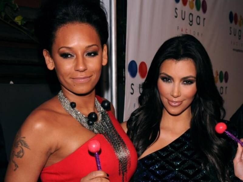 Kim Kardashian e Mel B. (scary spice)

Sim, Kim conseguiu o que muitas meninas que cresceram nos anos 90 queriam: ser amiga de uma spice girl. Elas se aproximaram quando a cantora se mudou para Los Angeles, em 2012 
