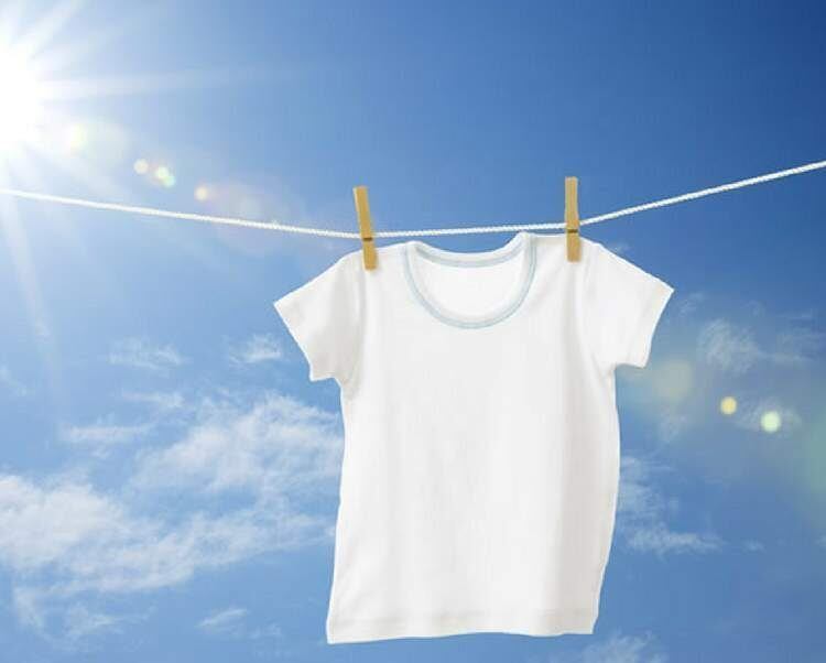 E se eu viajar para a área de risco da doença?
Se precisar ir ocasionalmente para um
local com potencial de contaminação, a recomendação é usar roupas claras, para
ver o carrapato, que é escuro, e usar botas de cano alto
e calças compridas, com a barra da calça colocada dentro do cano da bota