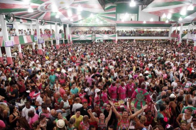A Mangueira deve receber um grande público na noite deste sábado