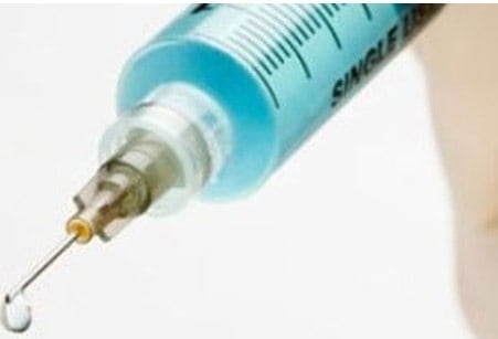 Guiné, Libéria e Serra Leoa estão realizando a maior campanha de vacinação desde o início do surto de ebola
