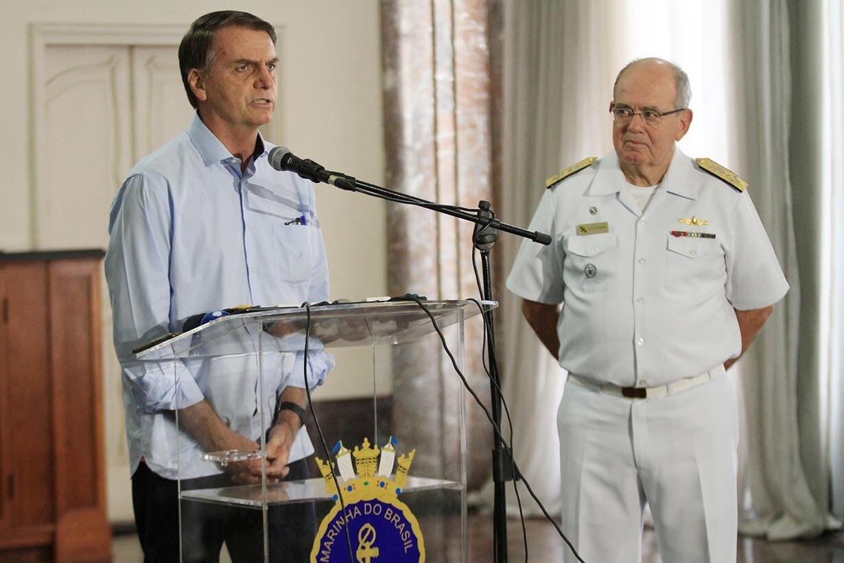 Almirante Leal Ferreira (d) foi convidado a chefiar a Marinha, mas declinou