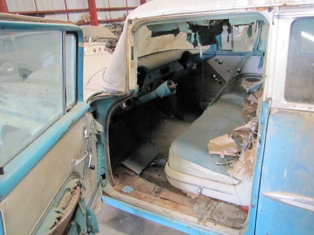 Modelos clássicos da concessionária Bullock, da Chevrolet, vão à leilão