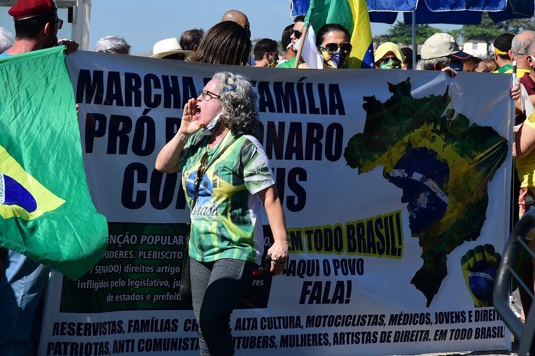 Movimento a favor de Bolsonaro é o assunto mais comentado no Twitter