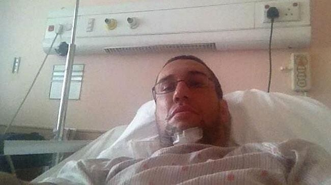 O lutador americano Ray Elbe ficou conhecido por sofrer uma lesão para lá de constrangedora — além de dolorida. Durante relações íntimas com sua ex-namorada, um dos dois se empolgou demais e, em movimentos ousados, o jovem lutador acabou com seu pênis fraturado