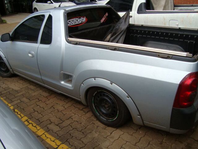 O utilitário é bicombustível e foi fabricada em 2008
