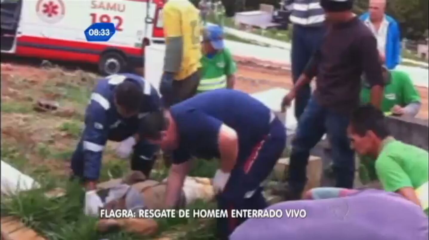 A Secretaria Estadual de Saúde afirmou que o paciente Clóvis deu entrada no Hospital Regional de Ferraz consciente, mas desorientado. Ele passou por avaliação clínica e psiquiatra, em seguida foi liberado