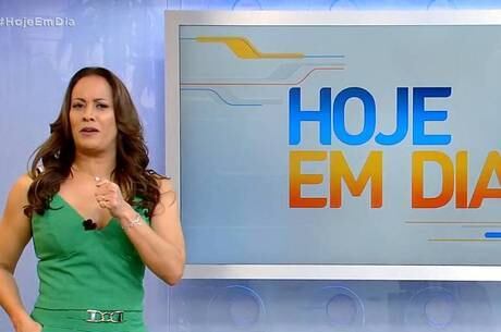 Renata Alves é uma das apresentadoras do programa