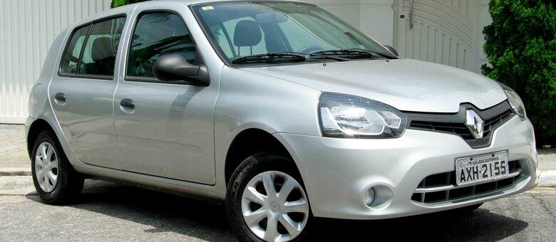 Versão com dianteira reestilizada foi lançada no Salão do Automóvel de 2012