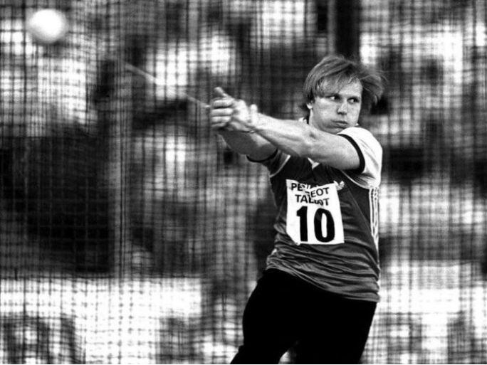 O segundo recorde mais antigo ainda persistente no atletismo olímpico é do soviético Sergey Litvinov. Nos Jogos de Seul, em 1988, ele alcançou a marca de 84.80m no lançamento de martelo.