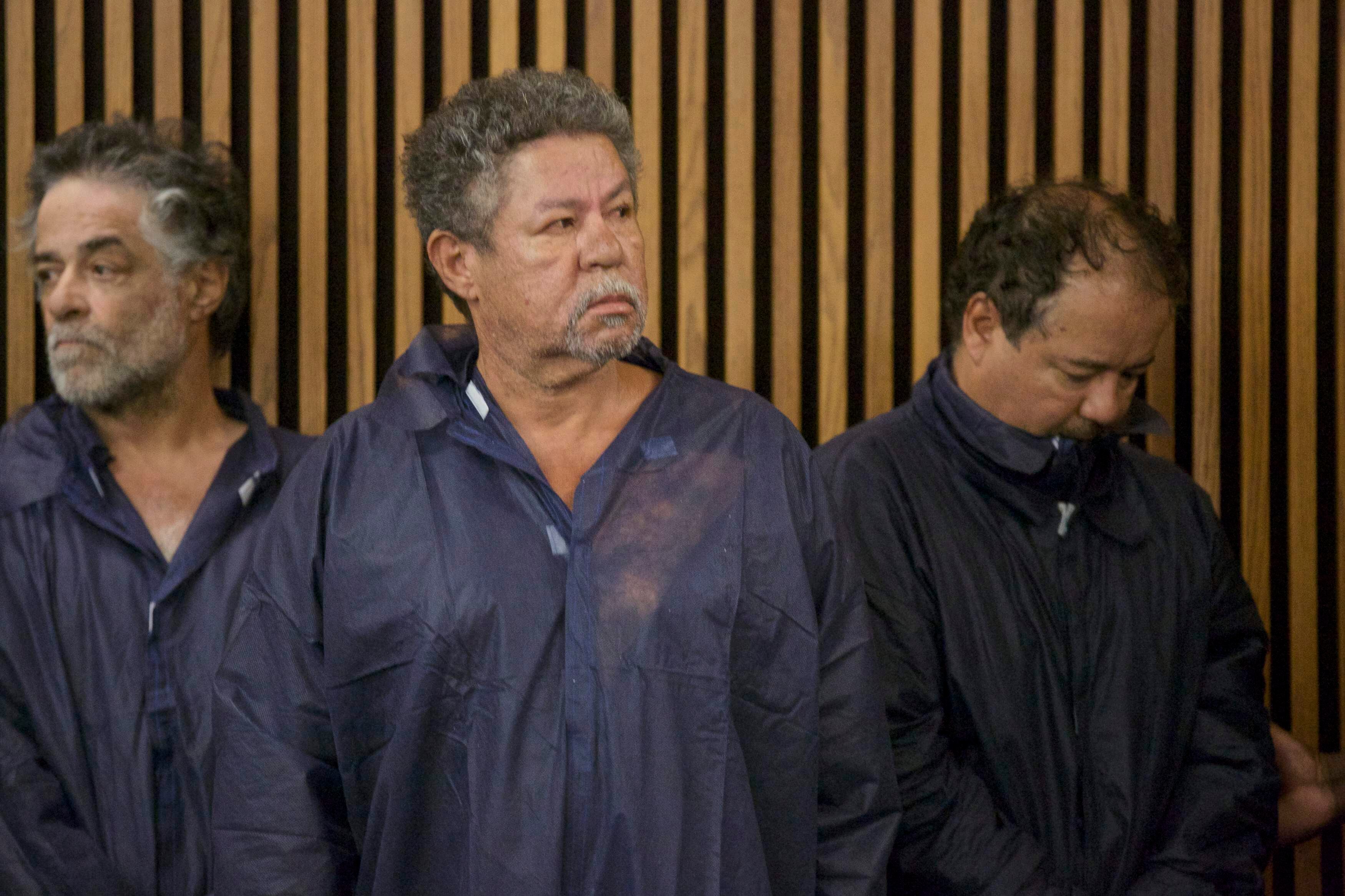 Após receberem até ameaças de morte desde sua detenção, os irmãos decidiram conversar com a CNN com pois "querem que o mundo saiba" que eles não tinham ideia de que Ariel mantinha mulheres em cativeiro durante todo esse tempo.

