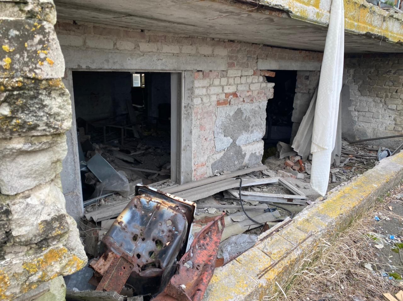 "A região de Donetsk, em Donbas, foi reconhecida pelo governo russo como zona separatista independente, o que deixou o clima mais tenso e intensificou os ataques. Nas últimas 24 horas, foram 59 bombardeios".