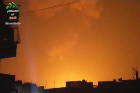 Os bombardeios também destruíram um edifício militar em Al Hameh e o centro de pesquisa militar de Jamaraya