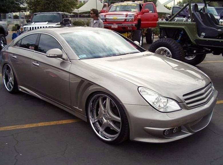 Você realmente achou que os carros alemães iam passar ilesos? Nem pensar. Olha aí o Mercedes-Benz CLS que não me deixa mentir