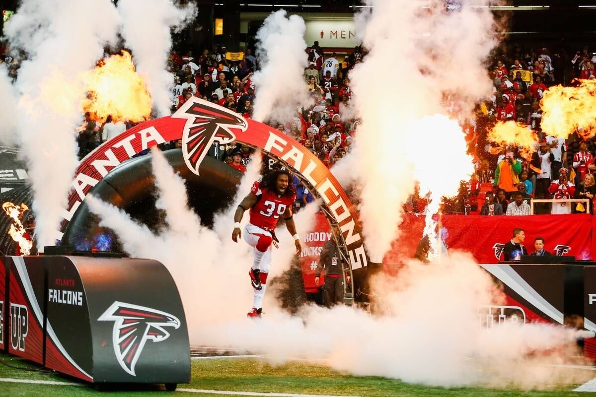 Usar as redes sociais como forma criativa de se pedir um emprego vem sendo a tônica em vários setores de atividades nos últimos anos. Tanto que a 'moda' desembarcou na NFL. Sem contrato desde o ano passado, quando saiu do Arizona Cardinals, o running back Steven Jackson postou uma montagem em seu perfil no Twitter para cavar uma vaga no Dallas Cowboys, que está carente de um corredor desde a saída do astro DeMarco Murray para o Philadelphia Eagles

Conheça o R7 Play e assista a todos os programas da Record na íntegra!
