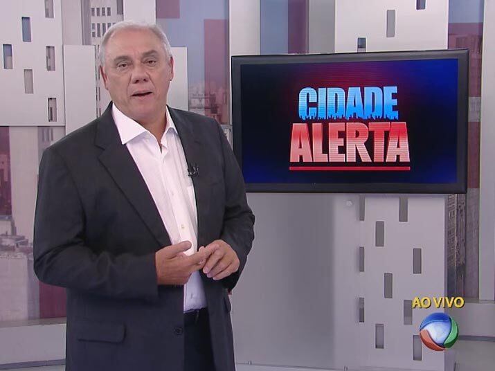 O apresentador segurou as lágrimas durante o relato