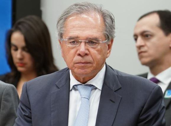 Guedes voltou a defender o teto de gastos