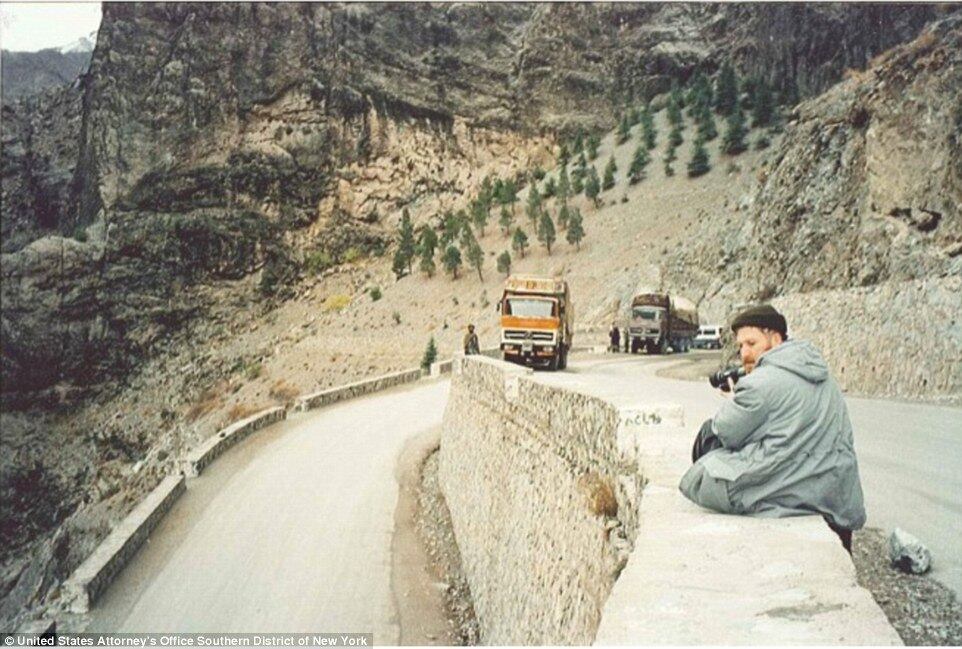 A Al-Qaeda criou uma rede de túneis e cavernas, uma verdadeira cidade em meio ao terreno rochoso afegão