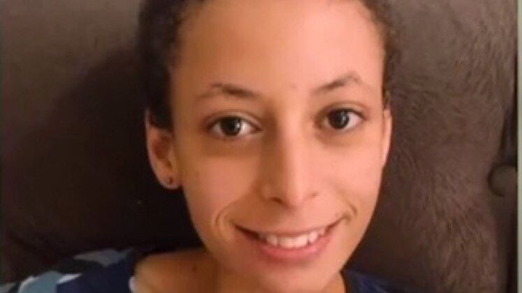 O Domingo Espetacular traz informações sobre o caso de Gleiciele
Pereira Costa, de 18 anos, que sumiu em uma região de mata em Itapeva (SP) após
correr atrás de uma pipa. Diagnosticada ainda na infância com atraso
intelectual, a jovem mobilizou parentes, amigos e familiares em uma busca
incessante por um matagal; veja