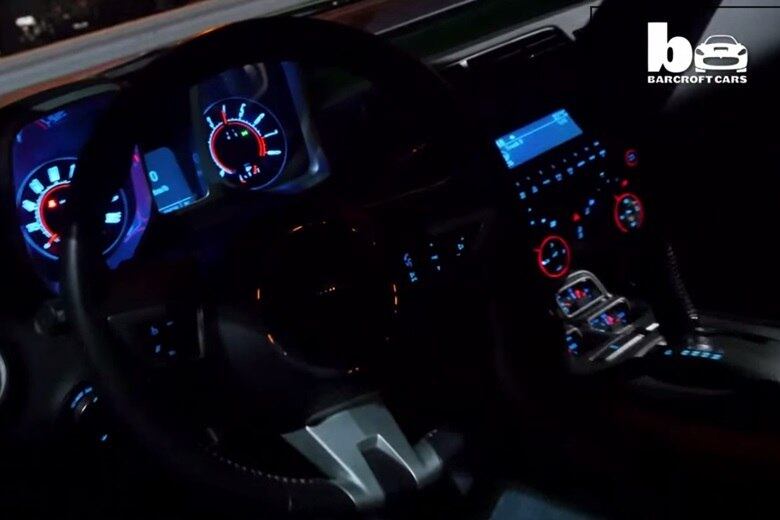 O interior do Challenger faz uma recordação dos modelos dos anos de 1970