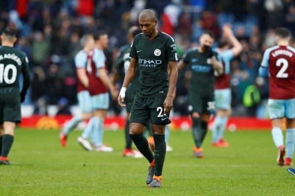 O Manchester City, do brasileiro Fernandinho, ficou apenas no 1 x 1 contra o Burnley, 8º colocado, fora de casa, pela 26ª rodada da Premier League