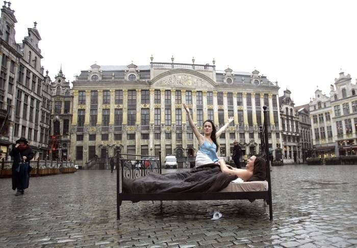 A Bélgica aparece em sexto lugar. No país, 40% dos adultos admitiram trair seus parceiros