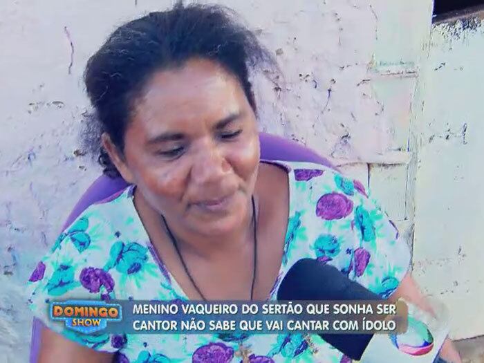 Para realizar o sonho dele em conhecer o ídolo, dar uma força na carreira e ajudar a família, o Domingo Show preparou muitas surpresas. Continue clicando e descubra!


+ Aproveite e confira as matérias do programa Domingo Show

+ Já curtiu a página do Domingo Show no Facebook? É só clicar!

+ Siga o Domingo Show no Twitter e receba todas as notícias do programa

