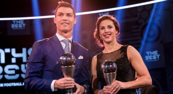 Cristiano Ronaldo e a americana Carli Lloyd melhor do mundo em 2017