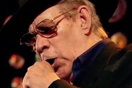 Filho de Waldick Soriano revela que pai morreu sem dinheiro